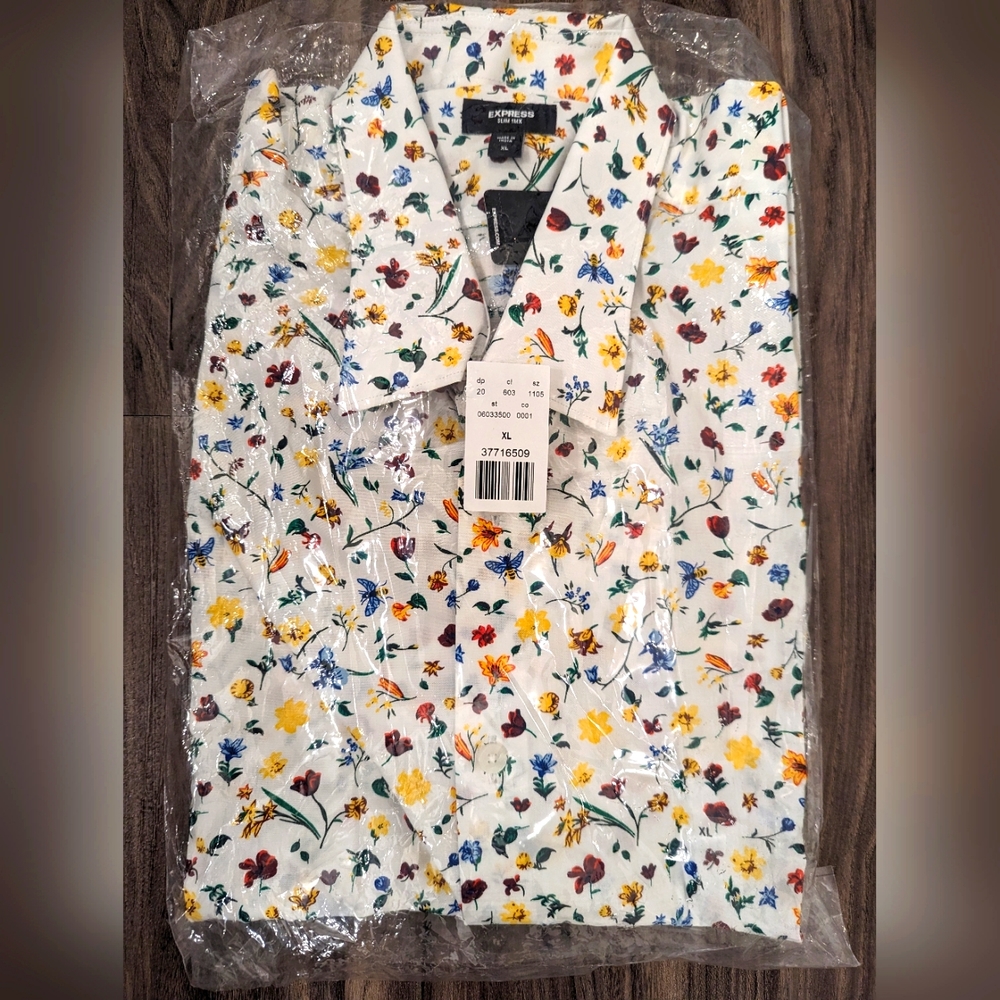 New with tags Express flower dress shirt XL